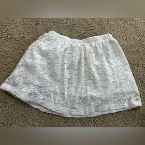 Carters size 6 white lace skirt. Like new.